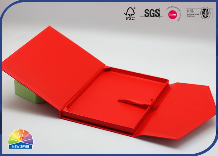 Boîte-cadeau de papier fait sur commande de couleur de Pantone avec l'emballage de luxe spécial de produit de Desigm